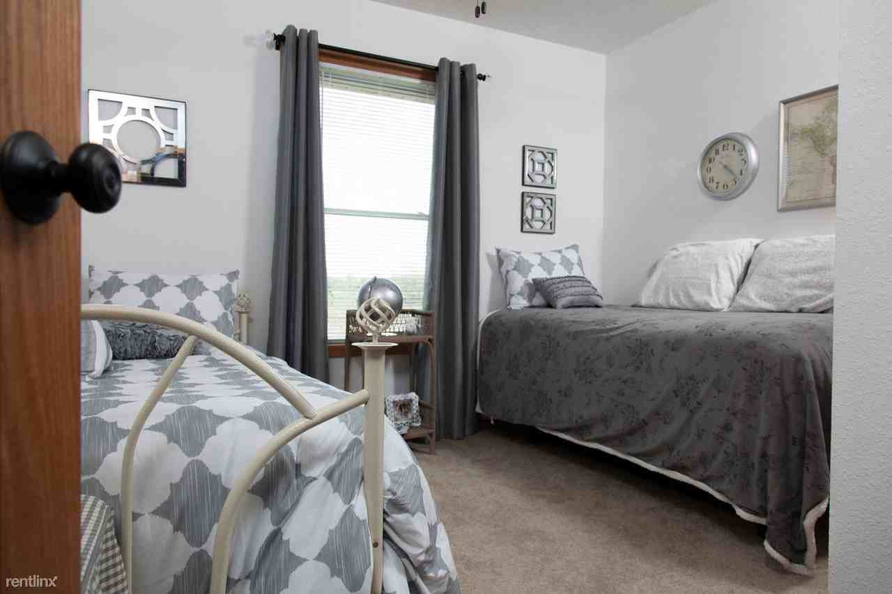 994 67th Ave - Photo 2 of 8