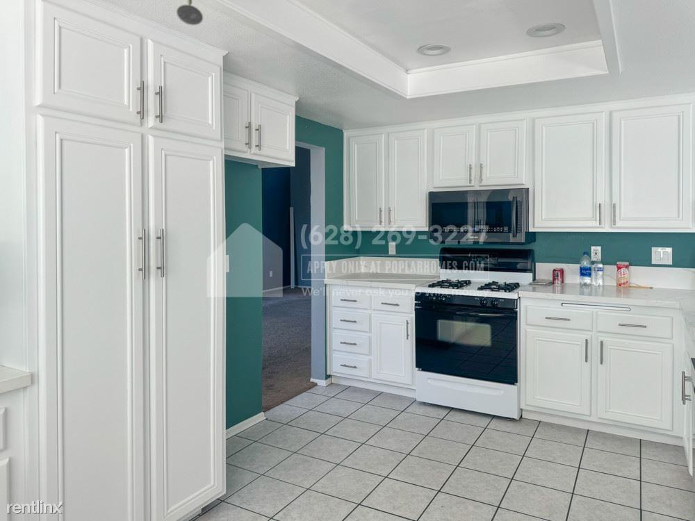 11120 Liverpool Ln - Photo 2 of 24