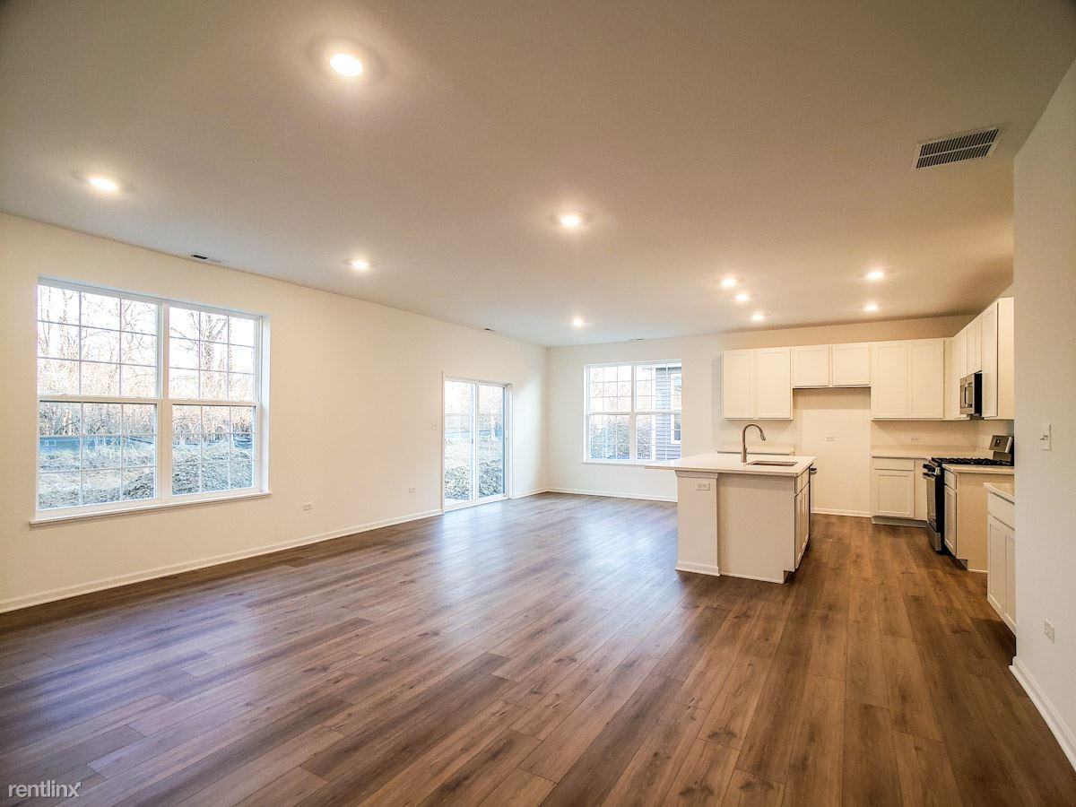 11017 Lola Ln - Photo 3 of 13