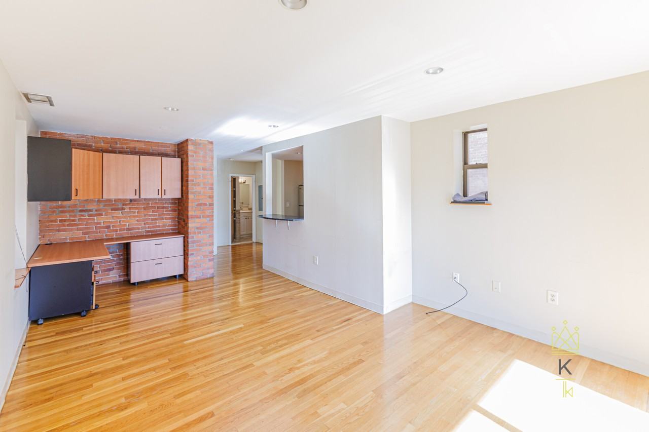 96 Gainsborough St #206W - Photo 2 of 12