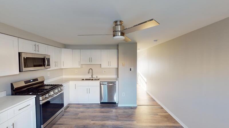 1831 N Spring St - Photo 2 of 29