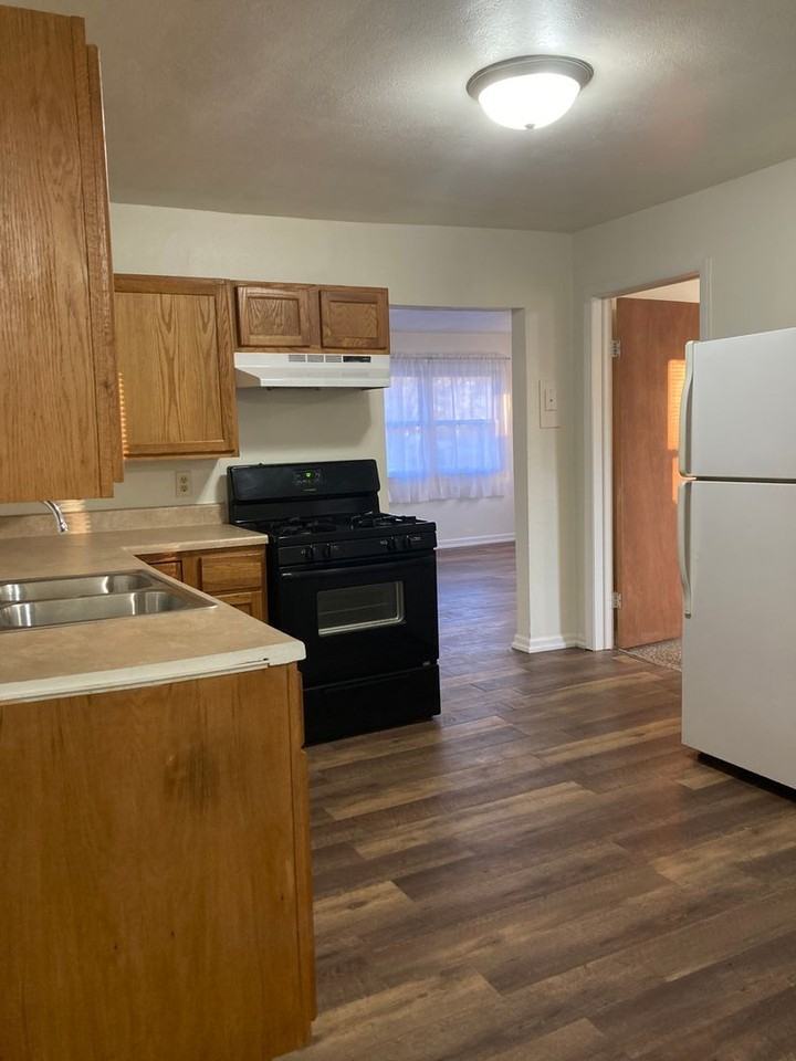 4211 & 4209 8th st Apartments in Rockford, IL 61109 Zumper