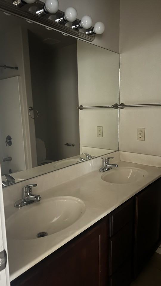 2042 Athens St #NA - Photo 3 of 10