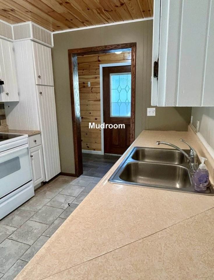 245 E Sebewaing St #NA - Photo 3 of 12