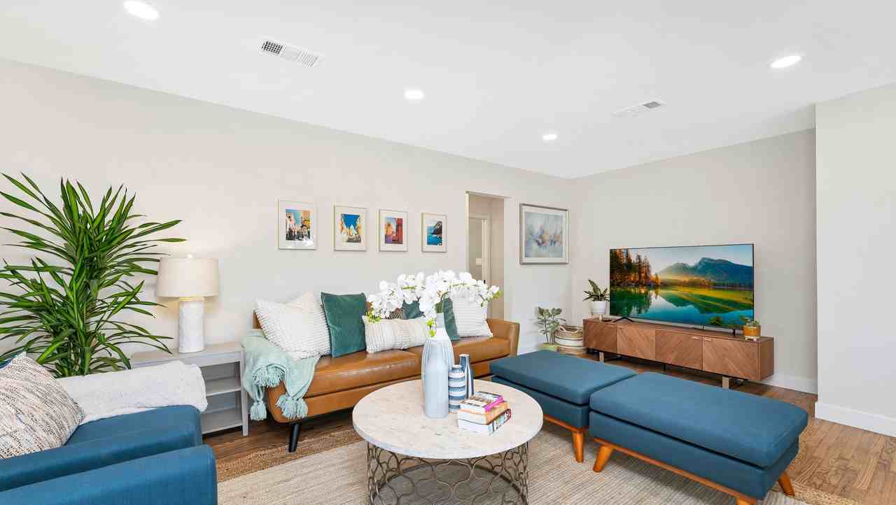 15502 Florwood Ave #NA - Photo 3 of 30