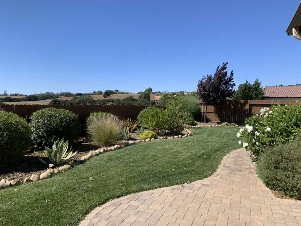 575 Oak Ridge Rd #NA - Photo 3 of 17