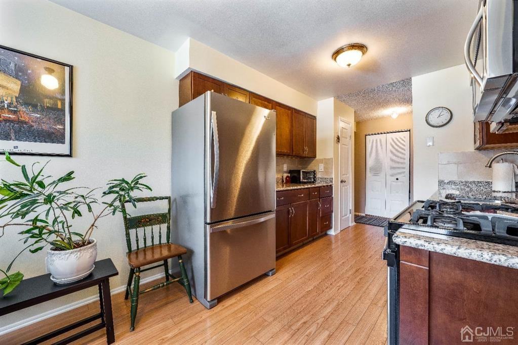 505 Edison Glen Ter - Photo 3 of 15