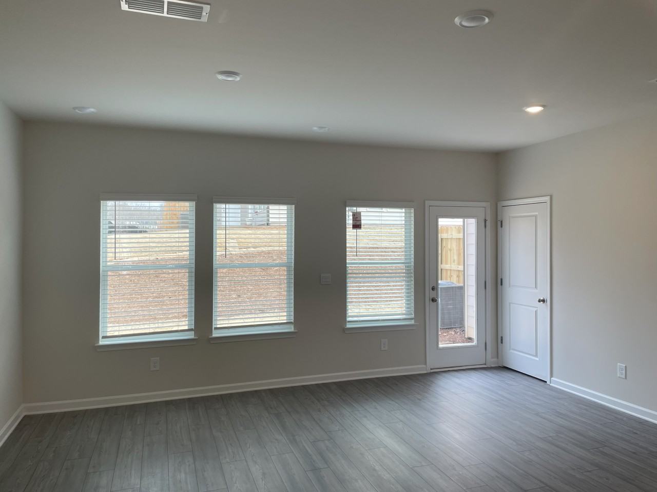 26 Beech Ln N - Photo 3 of 27