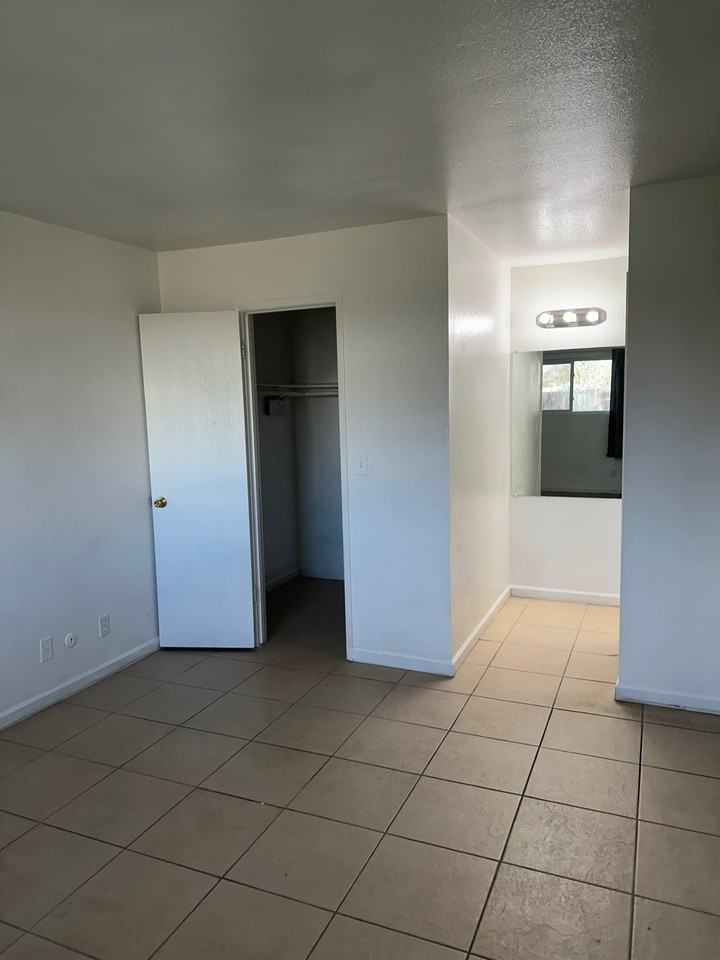 2446 Burlington Pl #2446 - Photo 2 of 10