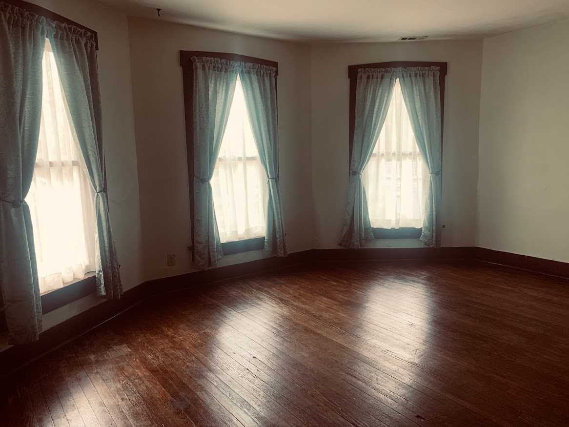 102 Linden Ave #102 - Photo 2 of 3