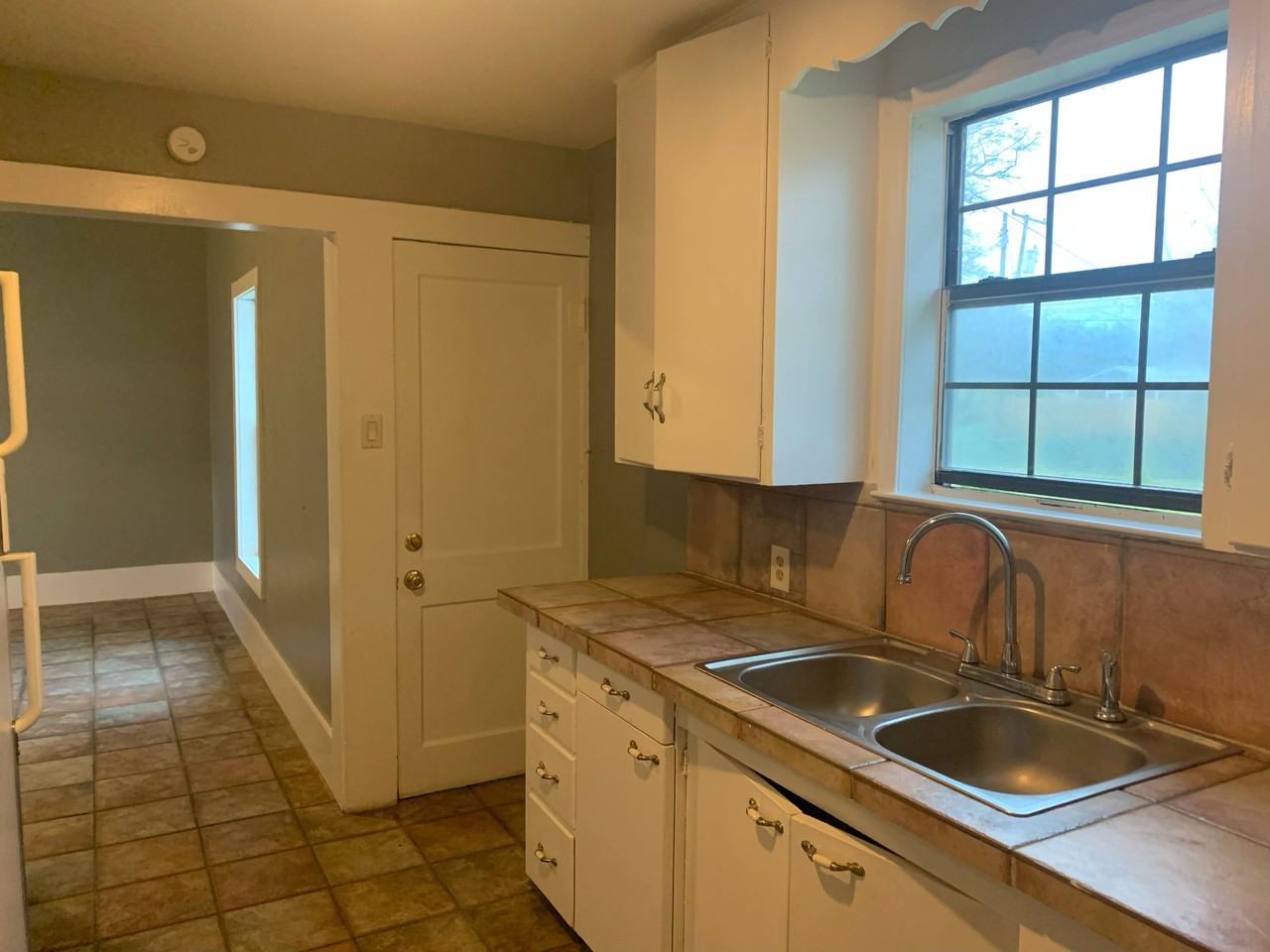 228 E Johnston Ave #NA - Photo 3 of 19