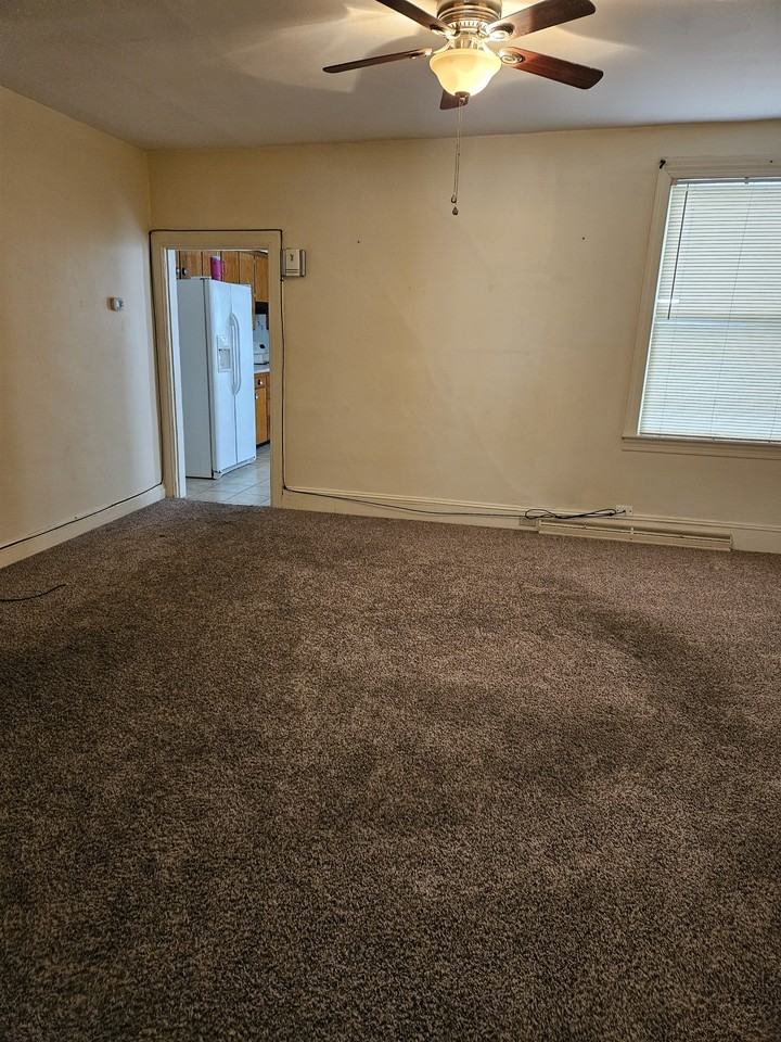 130 N Franklin St #NA - Photo 3 of 17