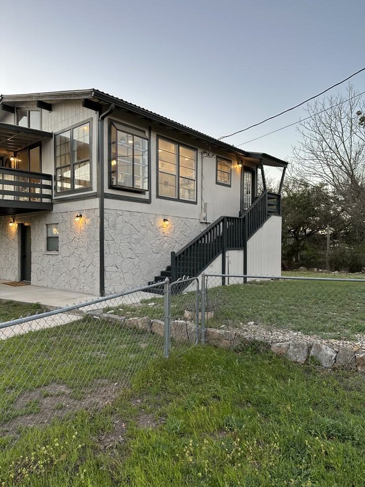 1350 Rotherman - Photo 2 of 25