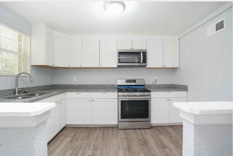 157 Riverdale Dr #NA - Photo 2 of 10