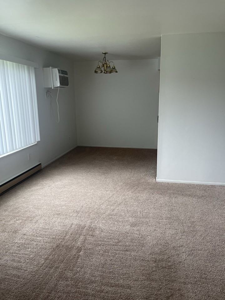 2926 Schroeder Blvd - Photo 3 of 9