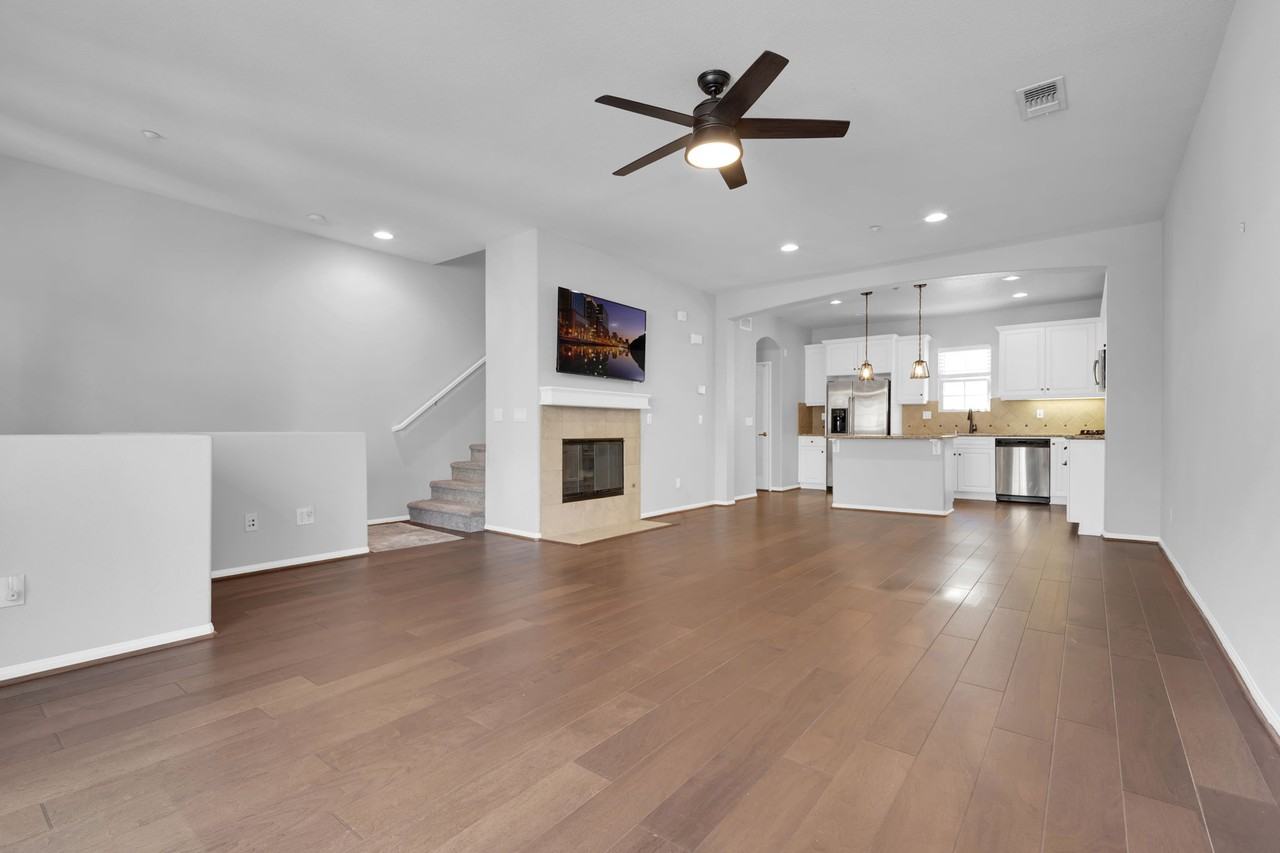 2096 Silverado St - Photo 2 of 13