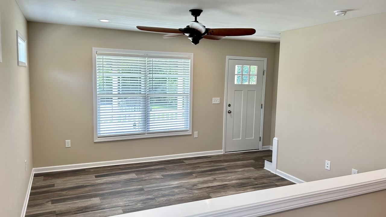 907 Old Vinton Mill Rd Ne #907 - Photo 2 of 16