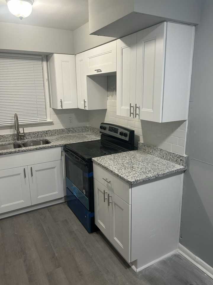 306 Glendale Ave #1 - Photo 2 of 8