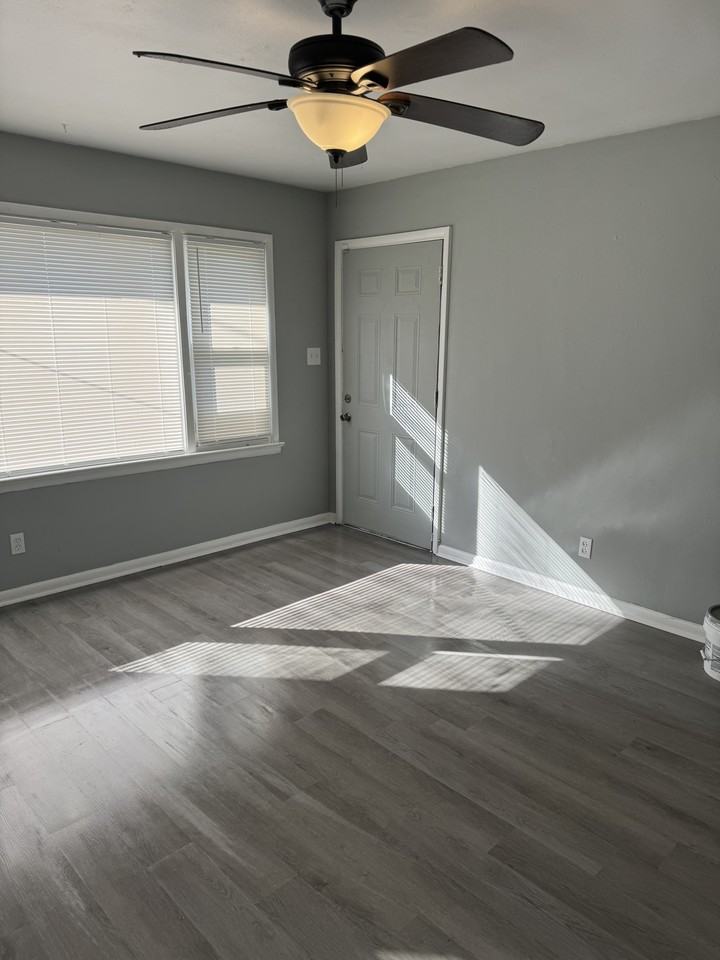 306 Glendale Ave #1 - Photo 3 of 8