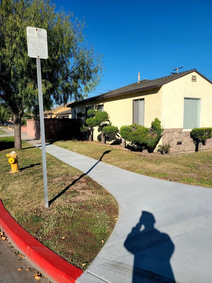 1299 W Taper St #NA - Photo 2 of 17