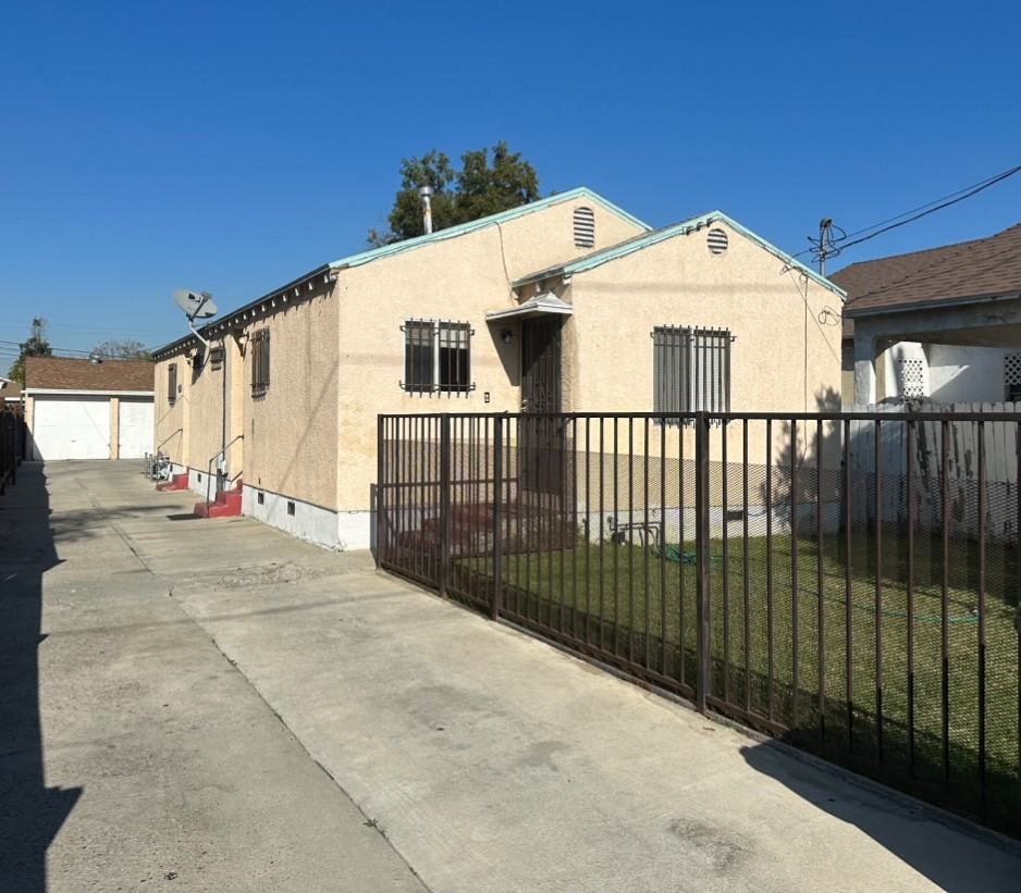 1667 E 111th St #NA - Photo 2 of 16