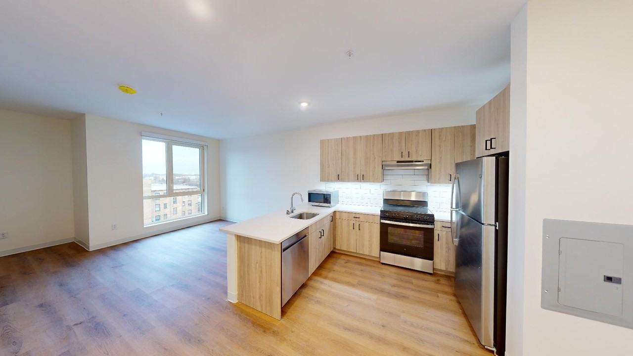 718 Main St - Photo 3 of 4