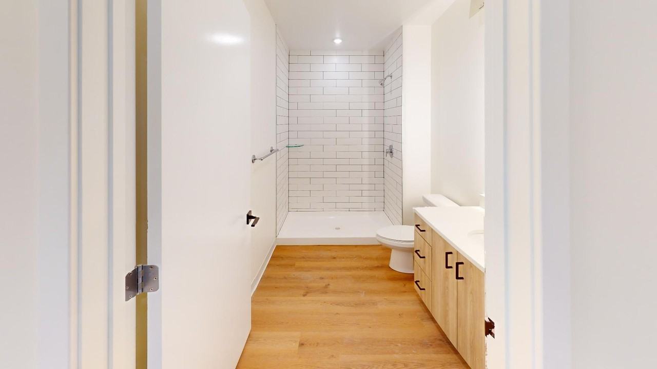 740 Main St - Photo 3 of 4