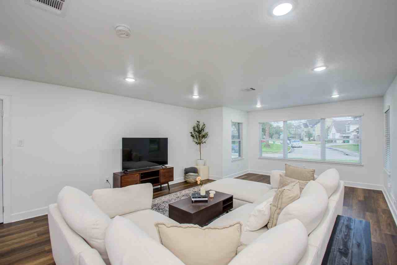 8314 Greenbush Street #NA - Photo 5 of 40