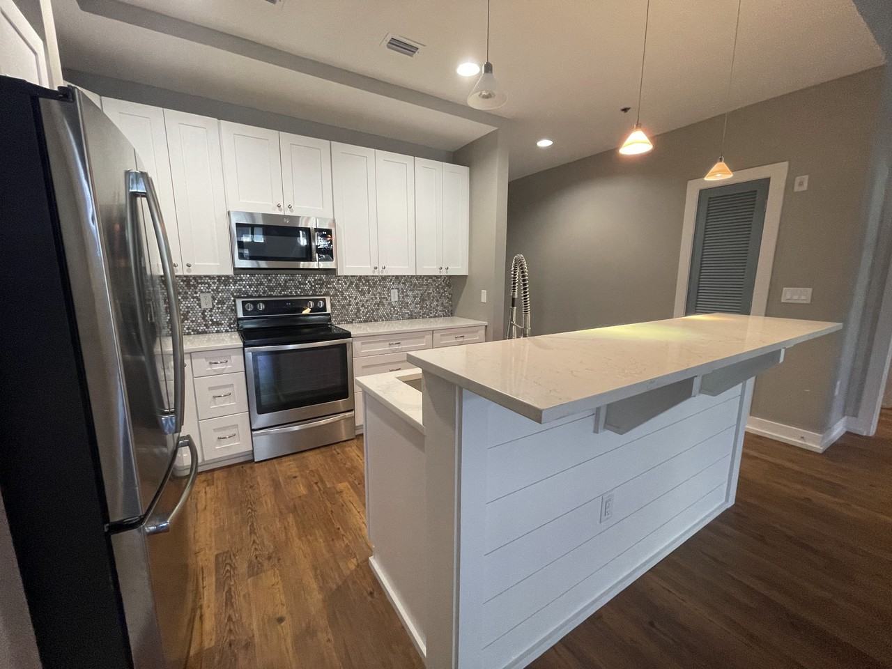 124 Good Morning St #204 - Photo 2 of 21