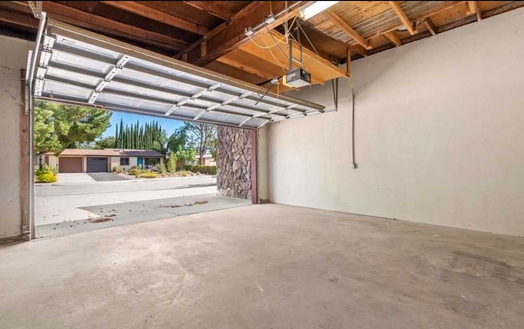 1725 Kings Dr #NA - Photo 2 of 6