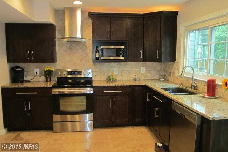 8913 Oakwood Way - Photo 2 of 16