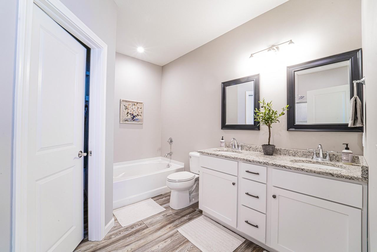 179 Lakeshore Ct #NA - Photo 6 of 7