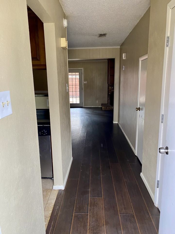 7608 Bridges Ave #B - Photo 5 of 35