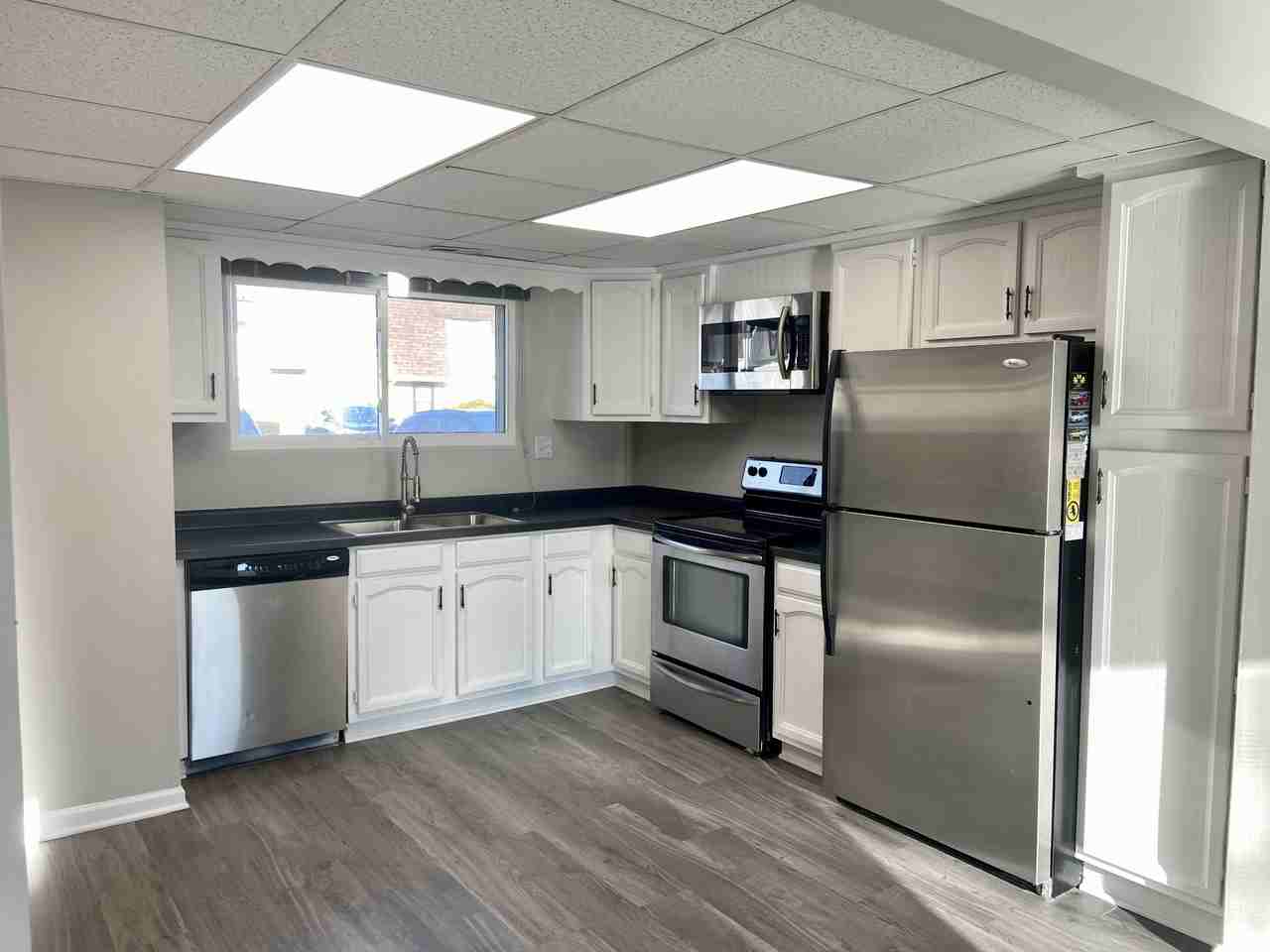 463 E 60th Pl #NA - Photo 3 of 14