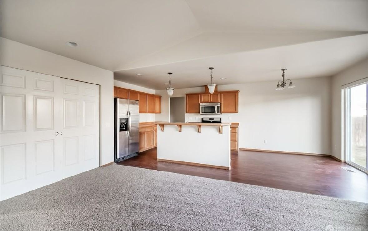 209 W Hailey Ct #NA - Photo 2 of 5