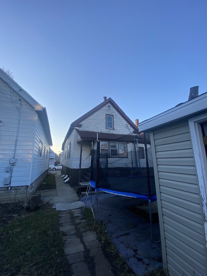 2460 S 18th St #NA - Photo 2 of 3