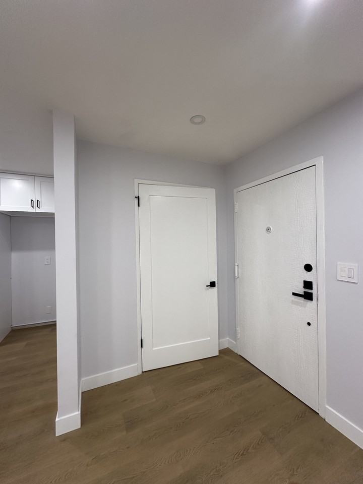 445 Ivy St #205 - Photo 5 of 18
