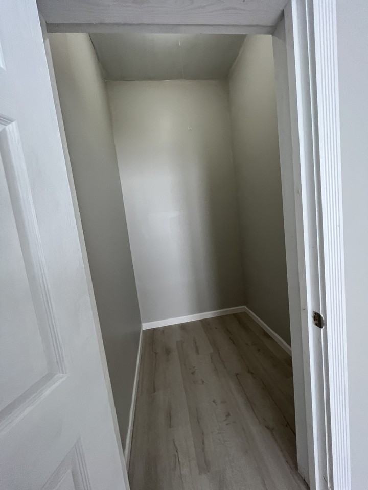 1506 E Oak St #NA - Photo 7 of 10