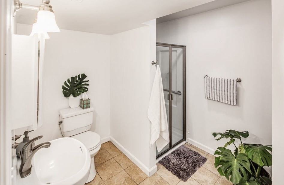 16 Birchwood Rd #1B - Photo 3 of 8