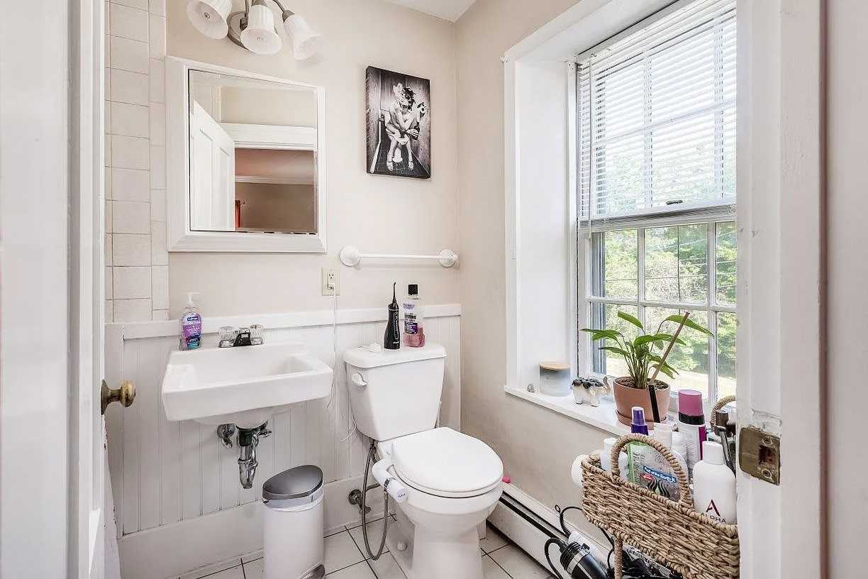 33 Kingston Rd #3 - Photo 4 of 10