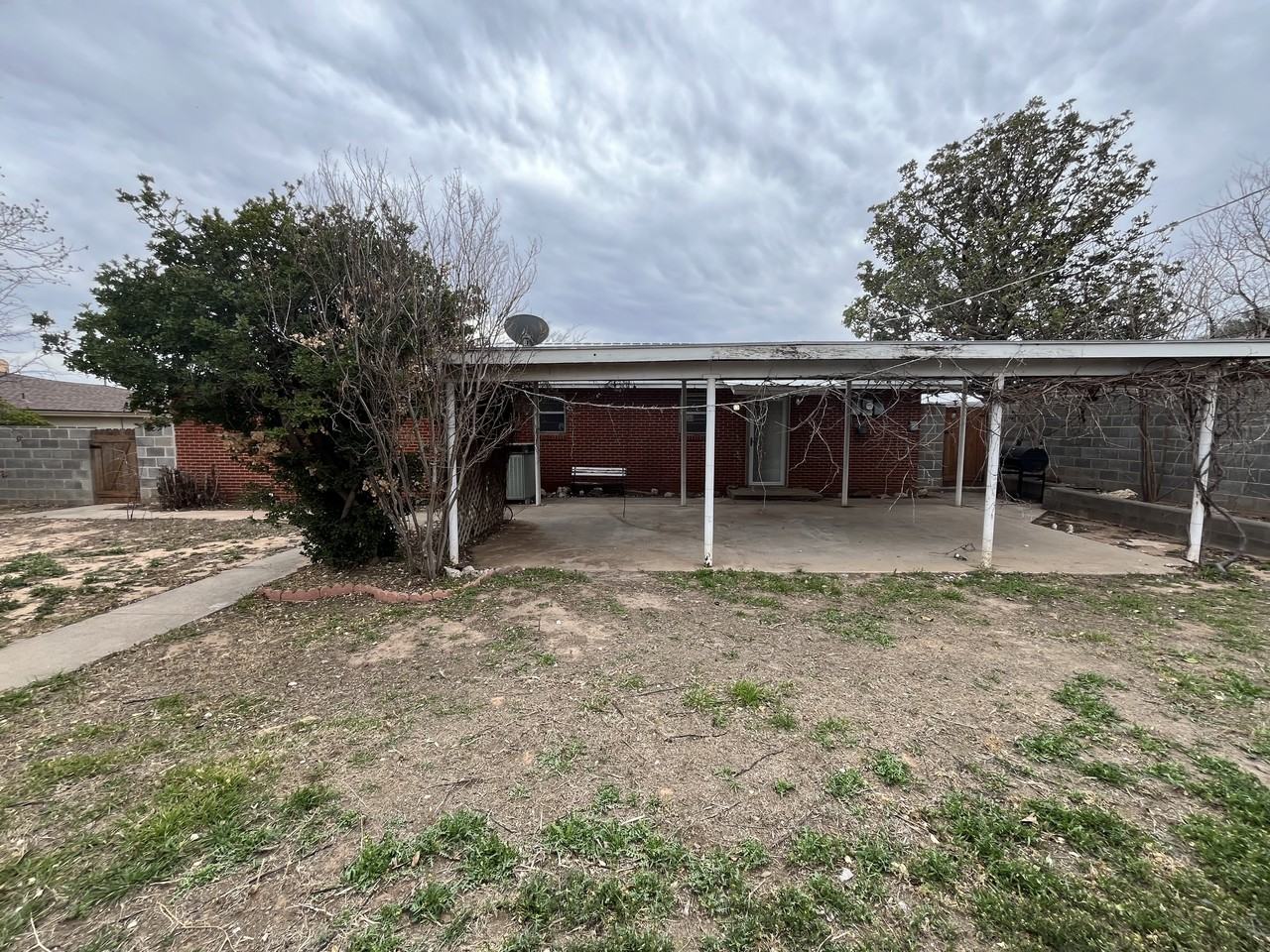 1409 E 19th St #NA - Photo 3 of 27
