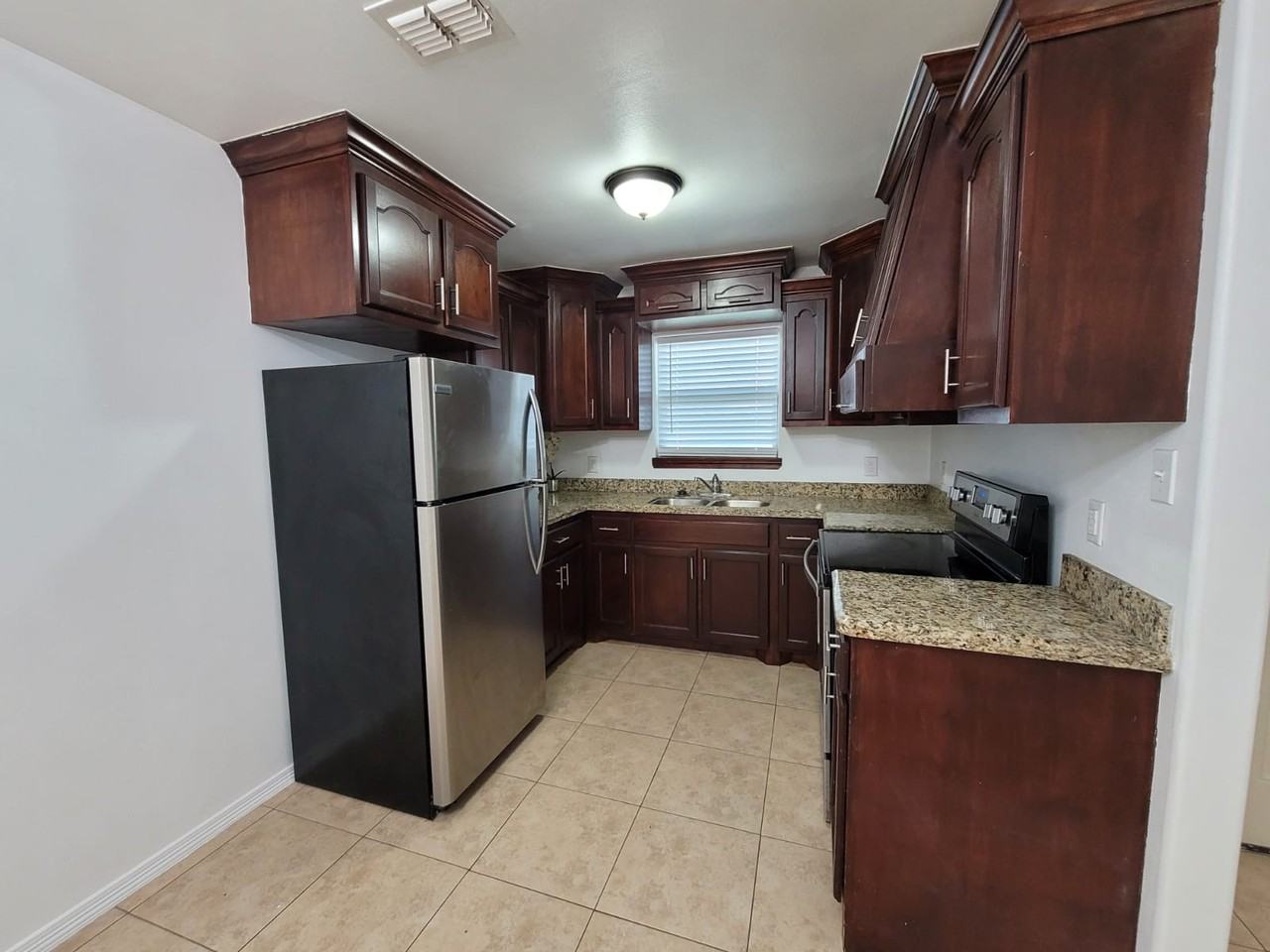 139 Kleberg Ave #NA - Photo 2 of 11