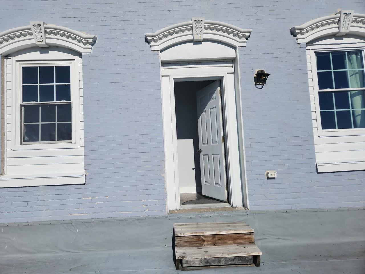 216 E Main St #B - Photo 3 of 22