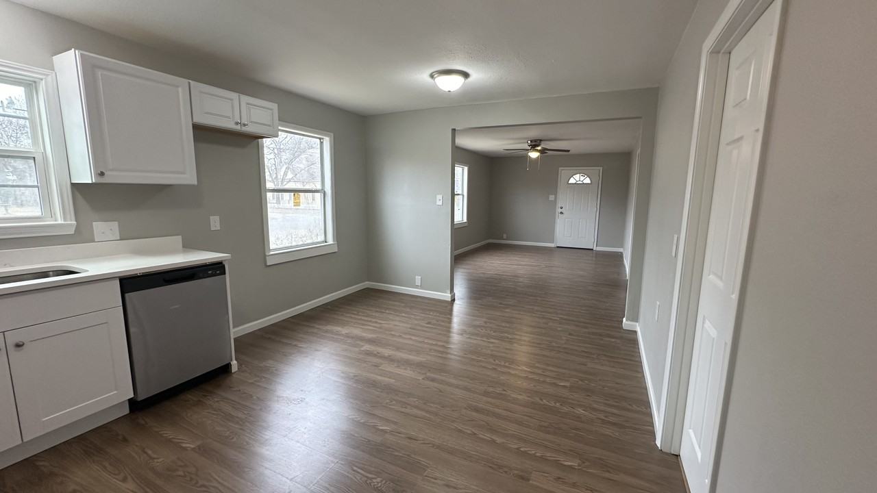 901 Johnson St #NA - Photo 3 of 22