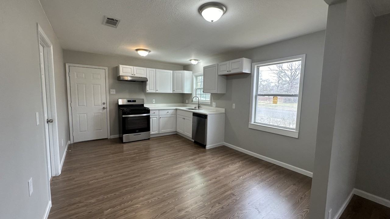 901 Johnson St #NA - Photo 6 of 22