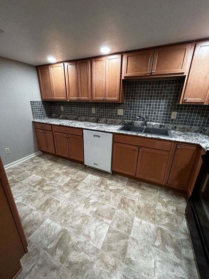 1851 Melrose Ave #216 - Photo 4 of 10