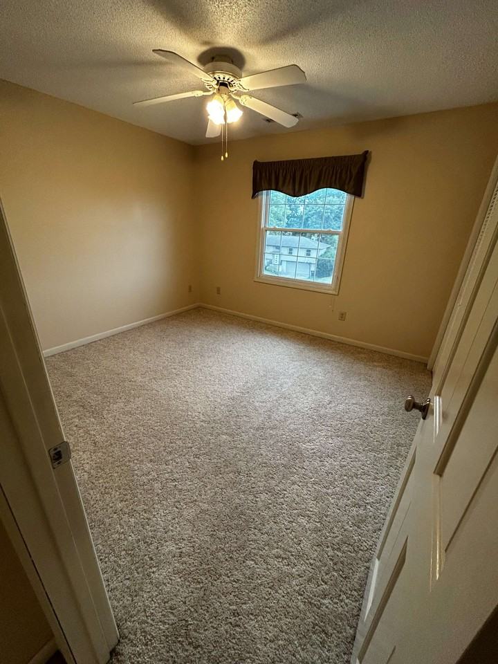 1851 Melrose Ave #216 - Photo 7 of 10