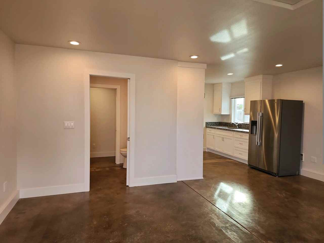 365 J St #A - Photo 3 of 11