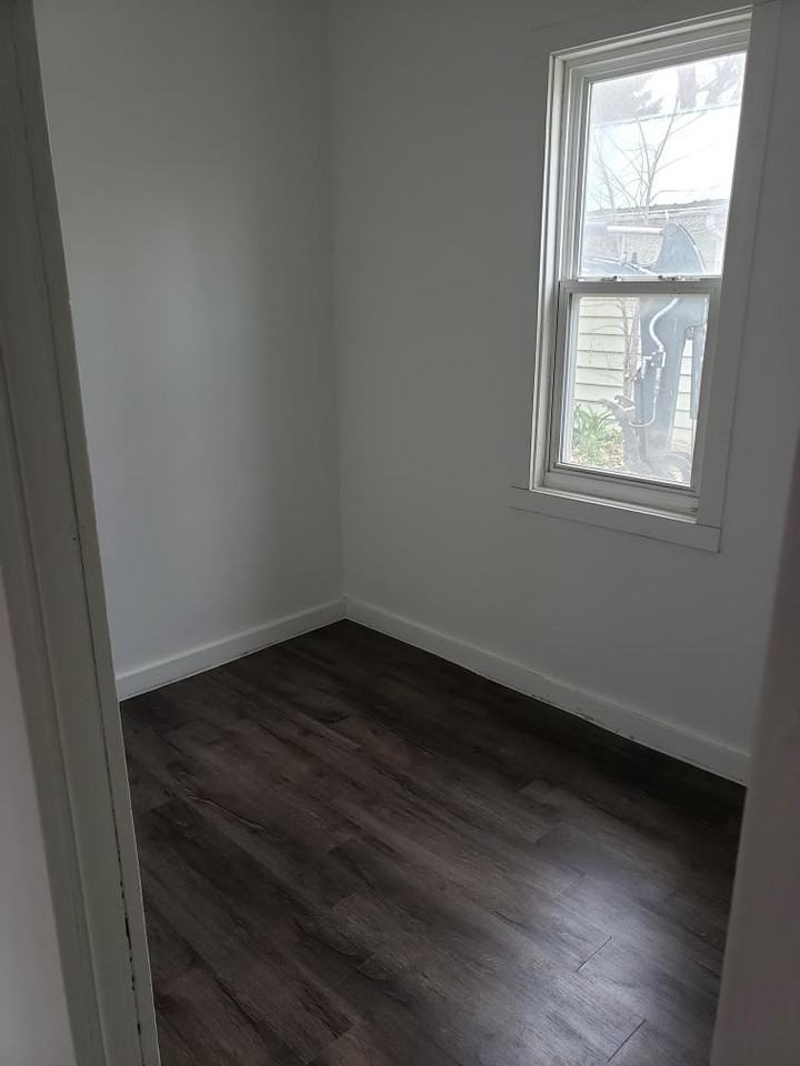 715 11th Ave #NA - Photo 6 of 10