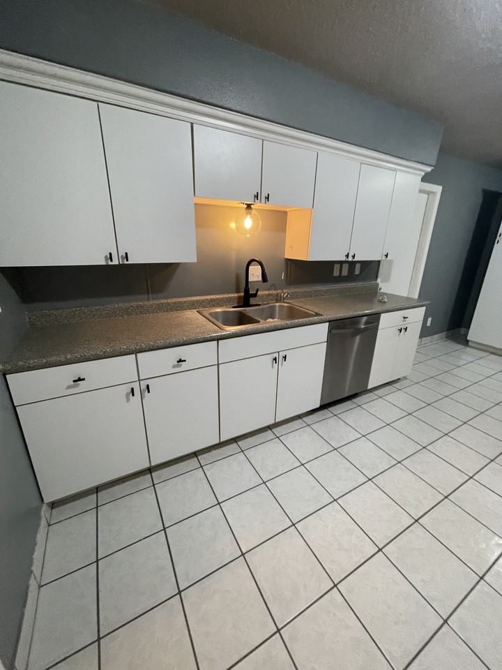 1209 W Copper Ave #NA - Photo 5 of 24